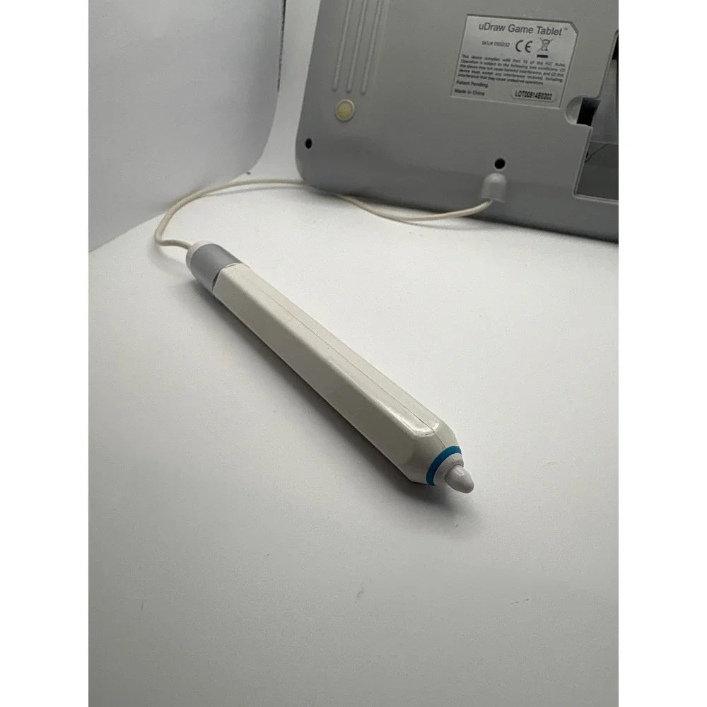 THQ uDraw GameTablet for Nintendo Wii White Wireless Drawing Tablet Accessory
